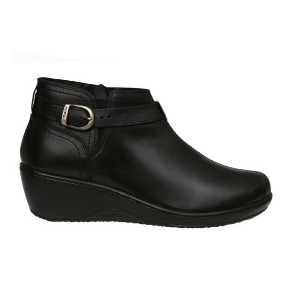 Botín ergonómico negro de Calzado Rómulo Bogotá | Zapatos Ergonómicos, con diseño sofisticado, hebilla ajustable, plataforma cómoda y suela antideslizante. Perfecto para estilo y comodidad diaria.