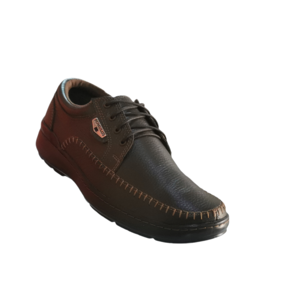 Zapato ergonómico estilo casual en color marrón oscuro con costuras decorativas visibles y diseño resistente, ideal para comodidad diaria Calzado Rómulo Bogotá | Zapatos Ergonómicos Rómulo Casual Cuero Ref. 9362 - Calzado Rómulo Bogotá